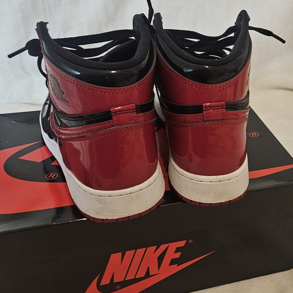 Nike Air Jordan 1 High Retro High Black Red Sneakers OG GS. Size 6.5 Youth - Picture 3 of 7